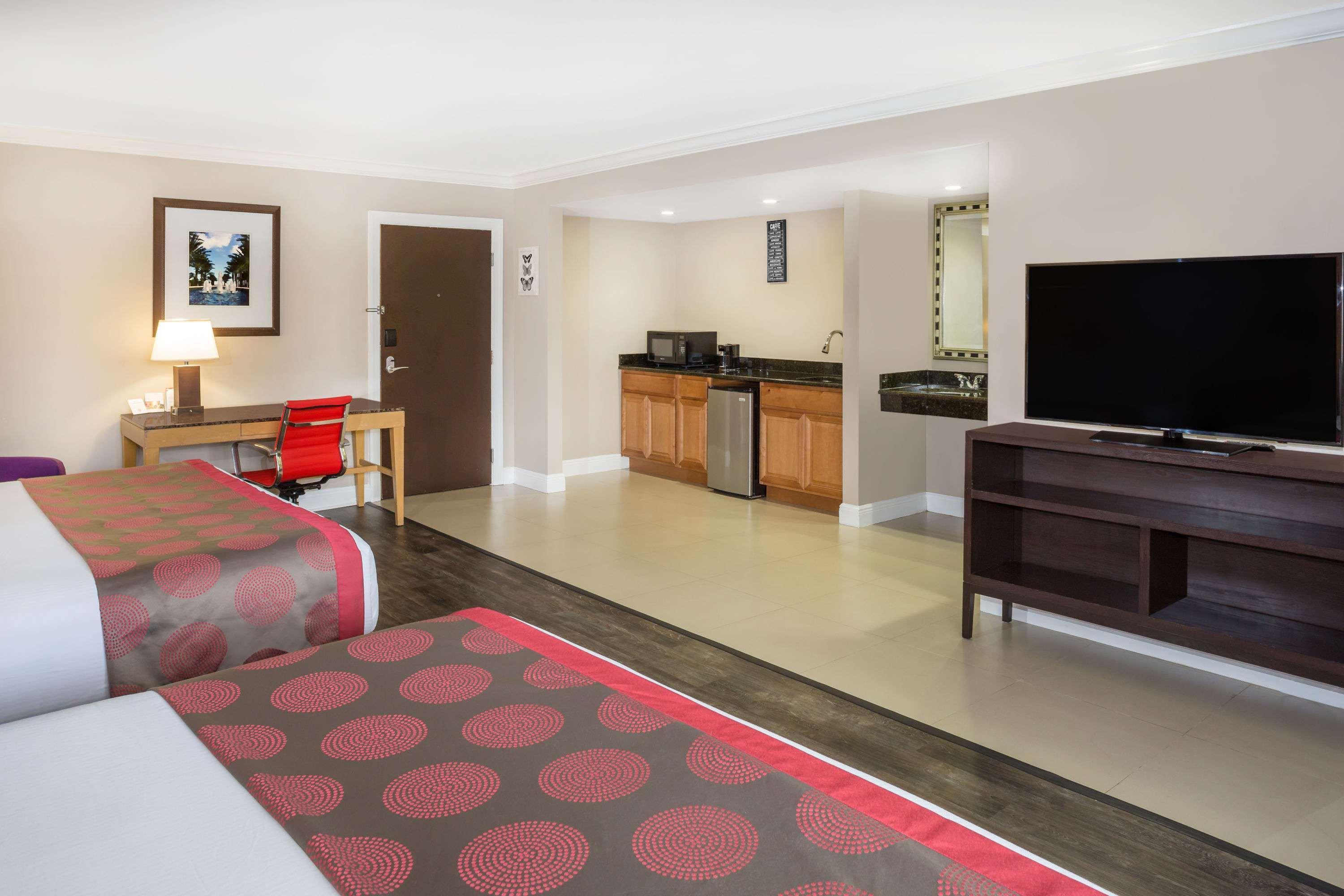 Ramada By Wyndham Miami Springs/Miami International Airport Hotel Eksteriør billede