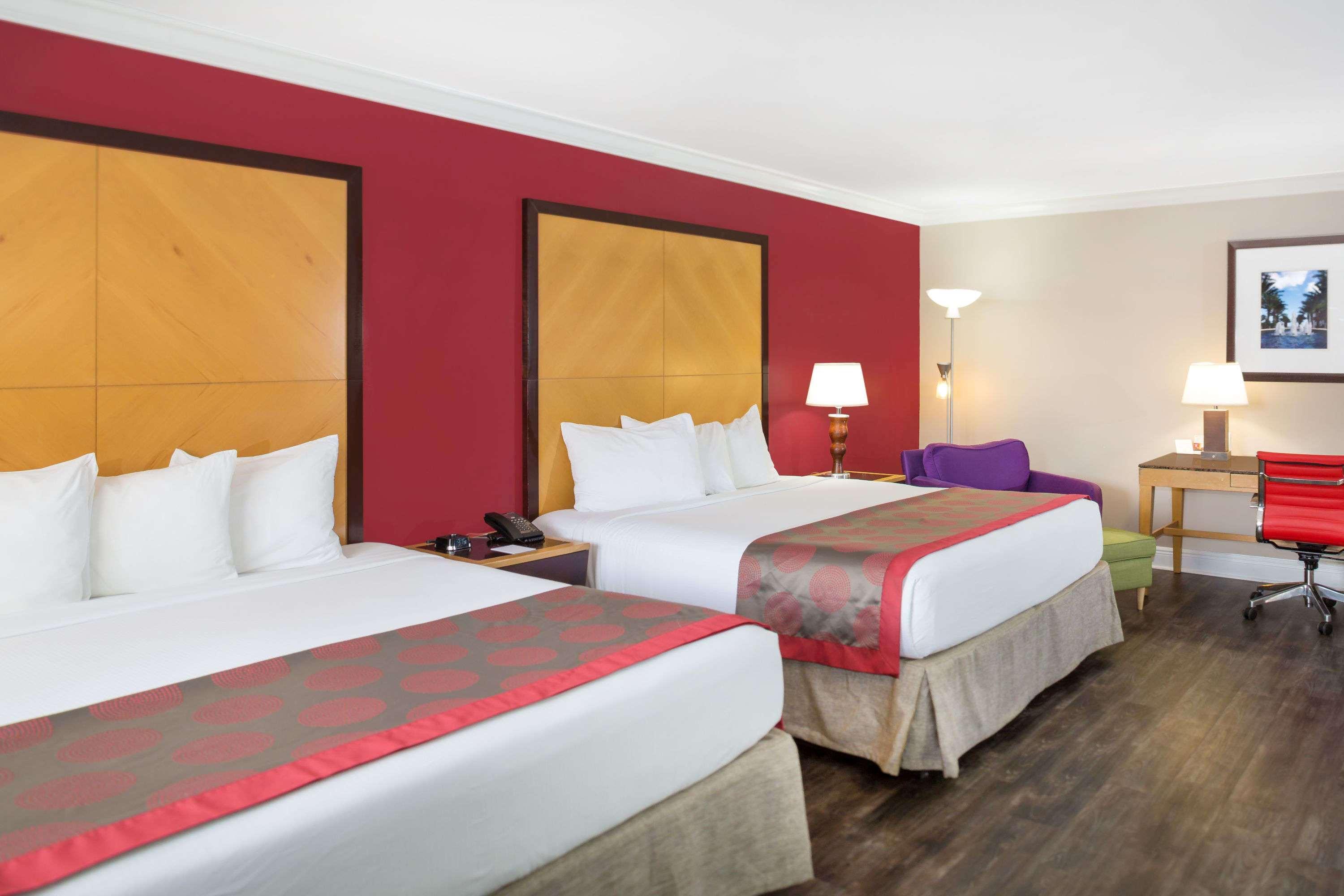 Ramada By Wyndham Miami Springs/Miami International Airport Hotel Eksteriør billede